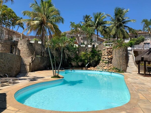 Outdoor pool, sun loungers - Taruma Buzios Hotel (Búzios)