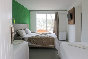 Minibar, cortinas blackout, sistema de insonorización y wifi gratis 