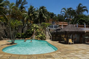 Outdoor pool, pool loungers - Taruma Buzios Hotel (Búzios)