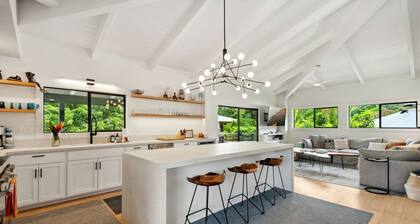 Hale Hanalei 5 Bedroom Home by RedAwning