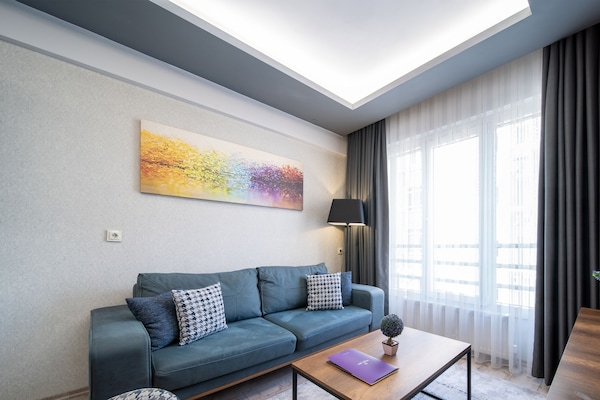 Comfort Suite | Egyptian cotton sheets, premium bedding, individually decorated