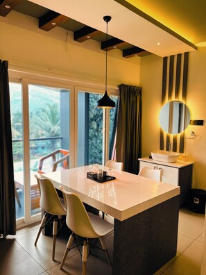 Dining - BBC Luxury Apartment (Perintalmanna)