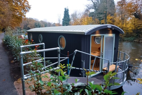 Lady Florence, Unique luxurious River Boat with Castle Views, Maidstone