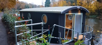 Lady Florence, Unique luxurious River Boat with Castle Views, Maidstone