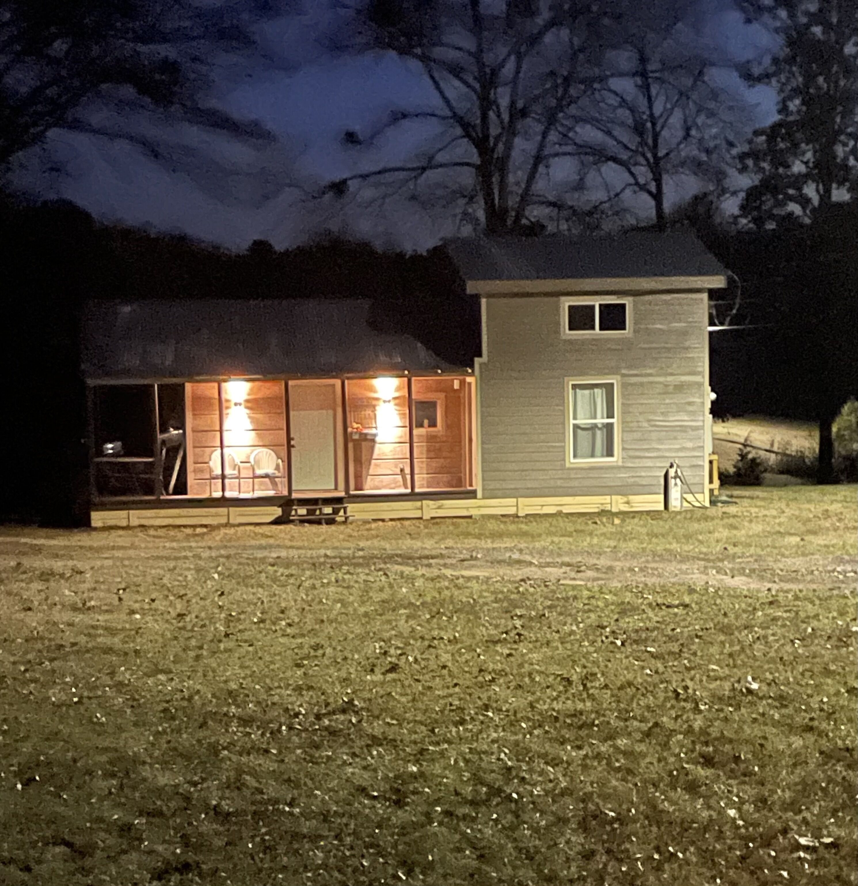 Semi secluded small house with loft. Near I-20 between Dallas and Shreveport. 