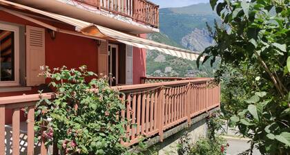 Apartment in the mountains, ideal for visiting the Maurienne summer and winter