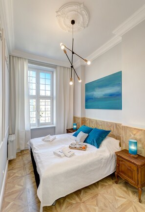 Deluxe Apartment | 2 bedrooms, hypo-allergenic bedding, blackout drapes, iron/ironing board - Dom & House - Old Town Mariacka (Gdansk)