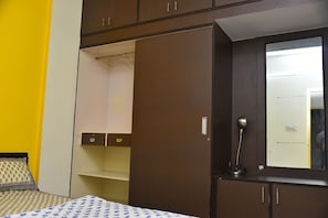 2 bedrooms, iron/ironing board, free WiFi, bed sheets - Lovely 2 BHK Flat @ HSR Layout, Bangalore (Bengaluru)