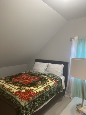 6 chambres, fer et planche à repasser, lit parapluie, Wi-Fi gratuit