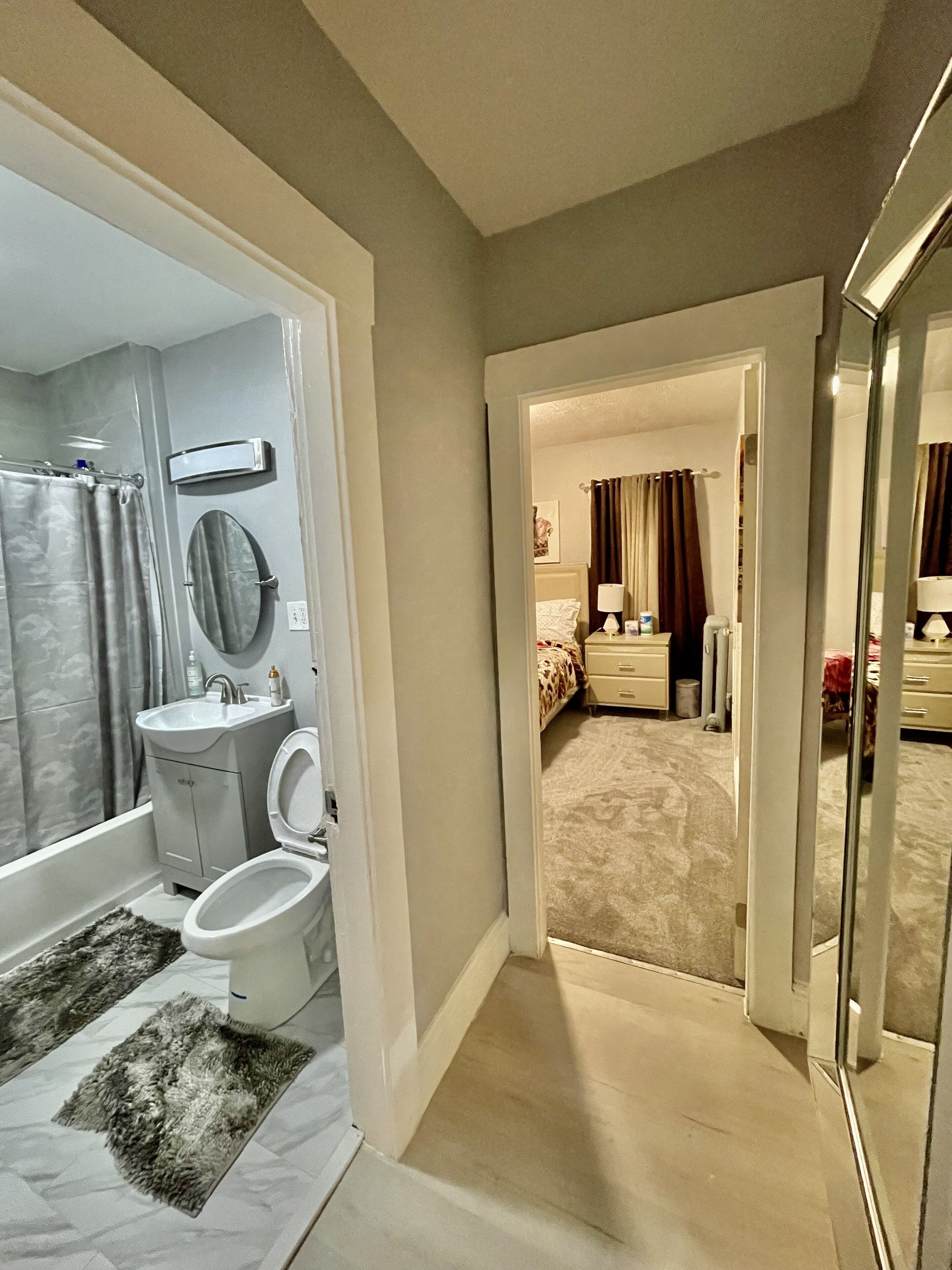 Combined shower/bathtub, hair dryer, towels, soap