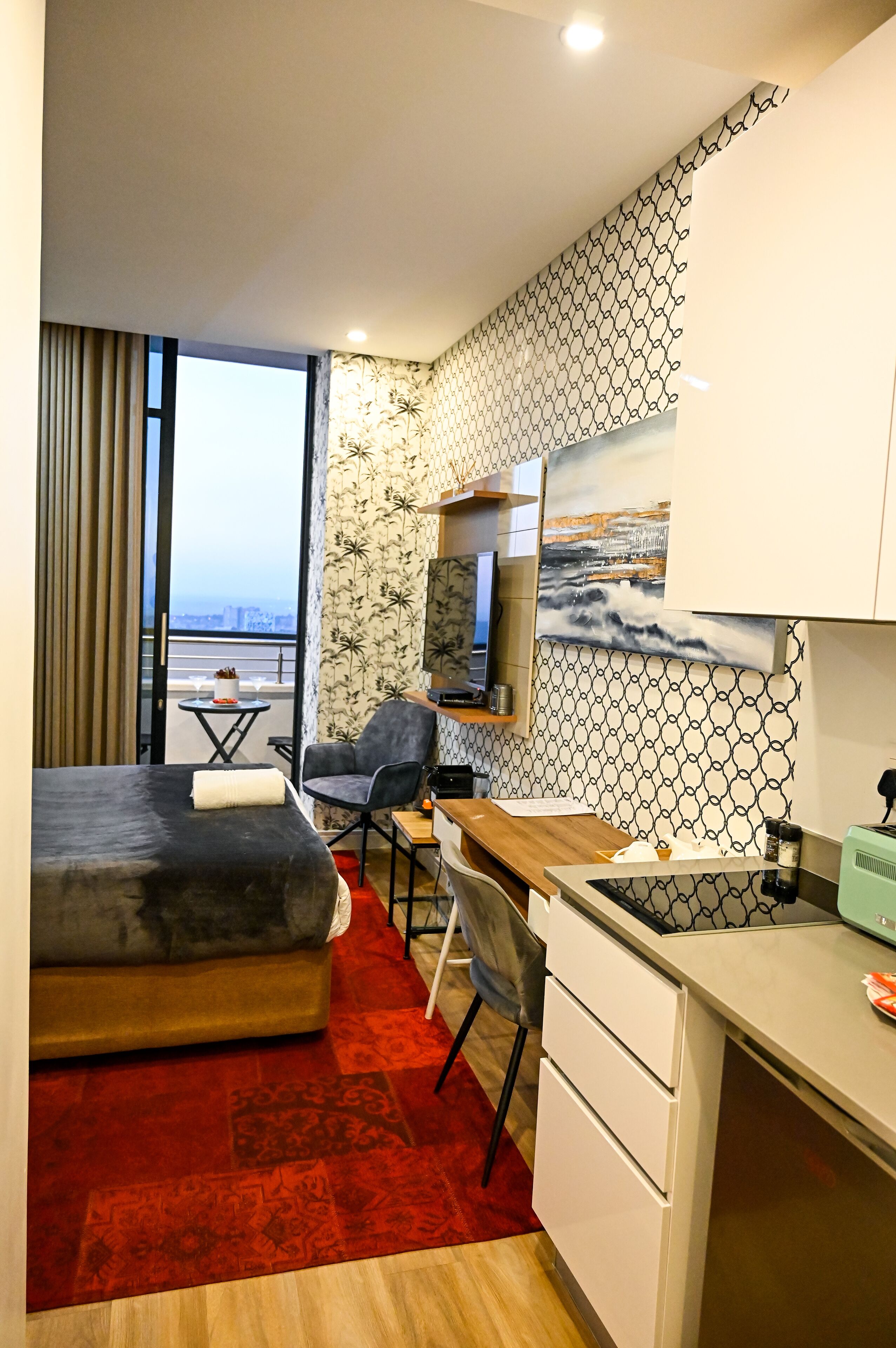 1 bedroom, in-room safe, desk, iron/ironing board