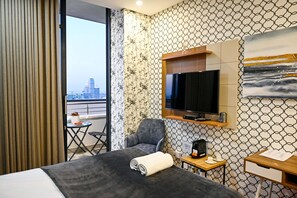 1 bedroom, in-room safe, desk, iron/ironing board
