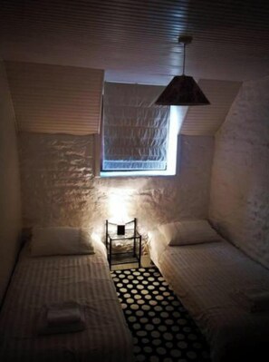 2 quartos, Wi-Fi de cortesia, roupa de cama