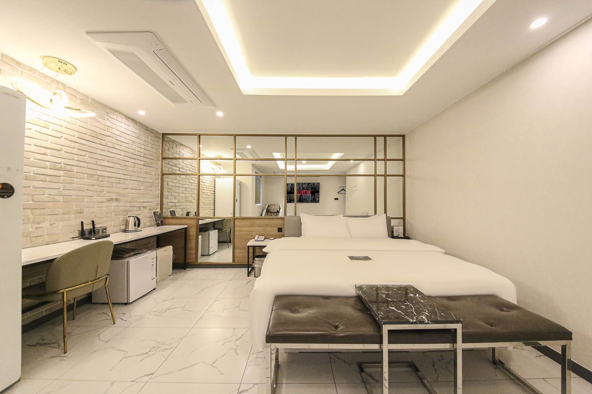 VIP room with PET (Extra Charge for Pet, Please contact hotel after reservation) | Premium bedding, individually decorated, individually furnished