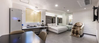 Hotel 24st Urban Brown Seosan Lake Park