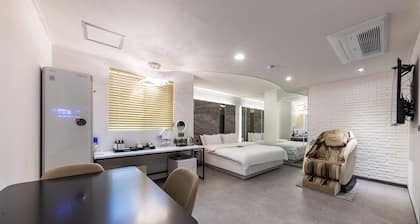 Hotel 24st Urban Brown Seosan Lake Park