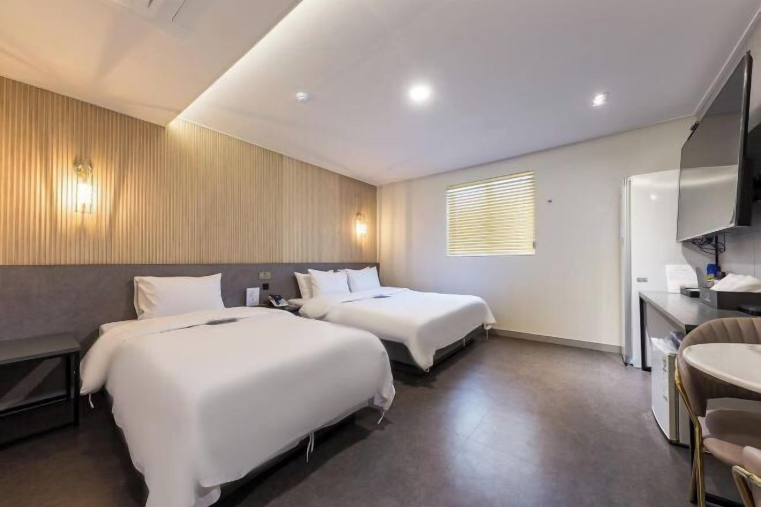 高档床上用品、特色装修、特色家居、笔记本电脑工作区