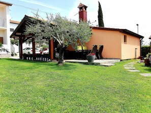 Property grounds - Complex is located in a quiet area of Rovinj with a beautiful garden (Rovinj)