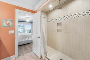 4 bedrooms, iron/ironing board, WiFi, bed sheets - Deja Blue with an Ocean View at Carolina Beach (Carolina Beach)