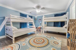 4 bedrooms, iron/ironing board, WiFi, bed sheets