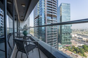 Classic Apartment | Balcony - HiGuests - Goldcrest Views 1 (Dubai)