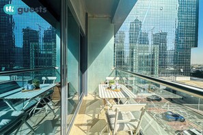 Balcony - HiGuests - Goldcrest Views 1 (Dubai)