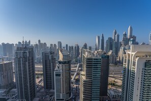 Land view from property - HiGuests - Goldcrest Views 1 (Dubai)