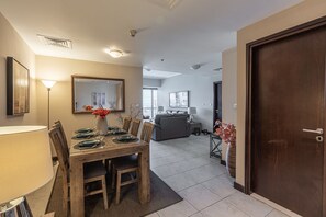 Classic Apartment | Dining room - HiGuests - Goldcrest Views 1 (Dubai)