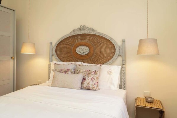 2 habitaciones, tabla de planchar con plancha, cuna de viaje y wifi 