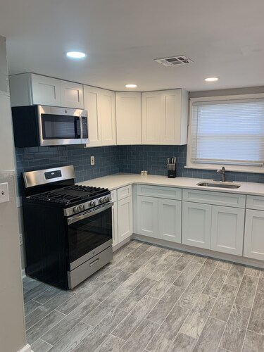 Two bedroom private home less than 1 block away from the beach