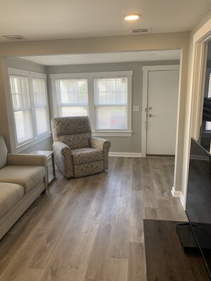 TV - Two bedroom private home less than 1 block away from the beach (Seaside Park)