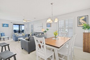 Dining - Direct Ocean Front 3BR 2BA Dog Friendly OCEANFRONT beachfront dogs allowed (North Myrtle Beach)