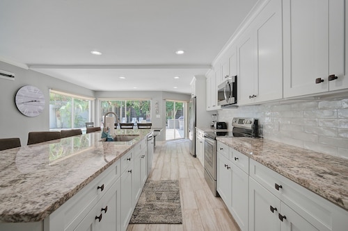 Tropical Siesta Key Home with Incredible Pool, Hot Tub, and Patio!