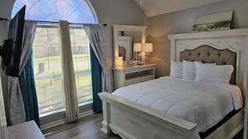 3 bedrooms, iron/ironing board, travel crib, free WiFi