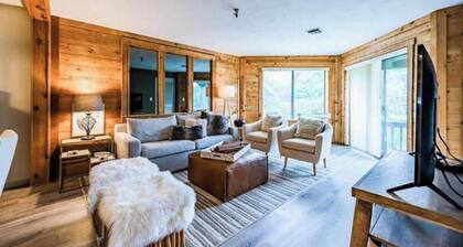 Ski in/Ski out Modern Chic Condominium
