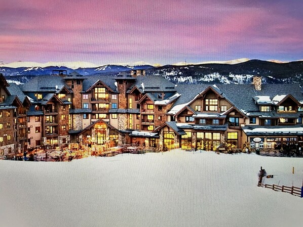 Experience the warmth of a traditional lodge with a spacious lobby and inviting seating areas.