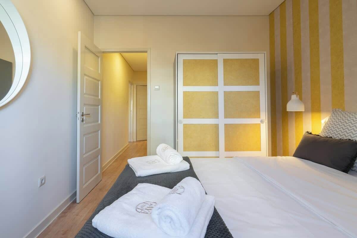 2 chambres, fer et planche à repasser, lit de bébé portatif, Wi-Fi