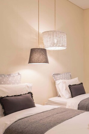 2 bedrooms, iron/ironing board, travel cot, WiFi