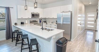 Spectacular 3 BR Plus 2 and a Half BA Apt Near Downtown