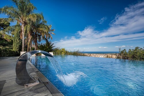 Villa Relax 12+2, Emma Villas