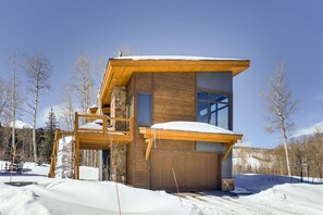 Exterior - Bear Pause - Luxury Mountain Home (Silverthorne)