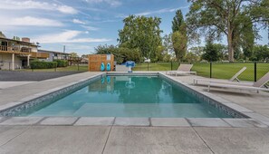Outdoor pool, a heated pool