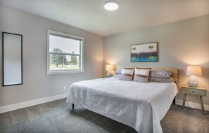 5 bedrooms, desk, iron/ironing board, free WiFi