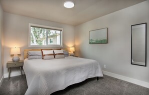 5 bedrooms, desk, iron/ironing board, free WiFi