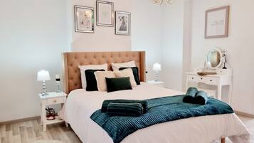 2 chambres, chambres insonorisées, fer et planche à repasser