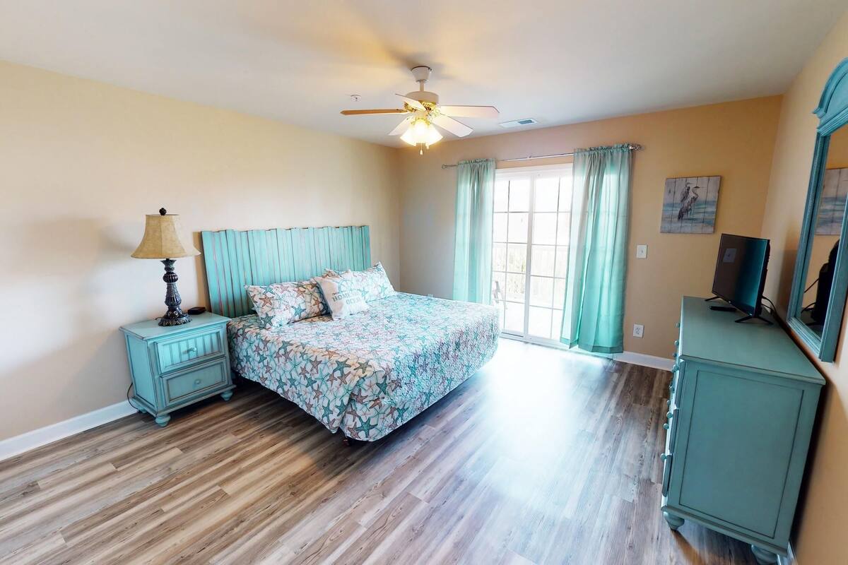 House, Multiple Beds | Individually decorated, individually furnished