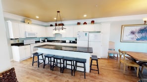 House, Multiple Beds | Private kitchen | Oven, cookware/dishes/utensils