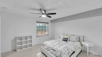 3 bedrooms, iron/ironing board, free WiFi, bed sheets