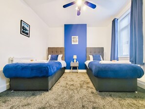 2 多间卧室、熨斗/熨衣板、WiFi、床单