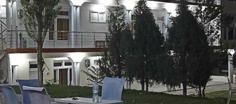 Four Star Hotel & Restaurant